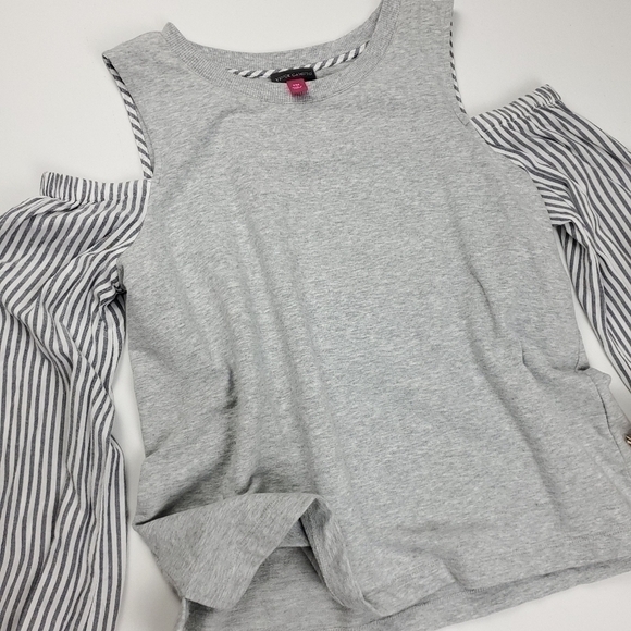 Vince Camuto Grey Sweater Cold Shoulder Top PM - Picture 9 of 11